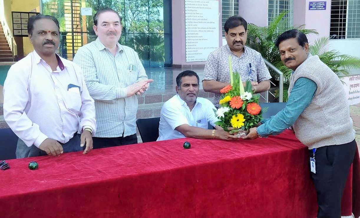 जर्मनी देशाने केला डॉ.अजित कुलकर्णी यांचा सन्मान ; औषधनिर्मितीत नवे संशोधन
